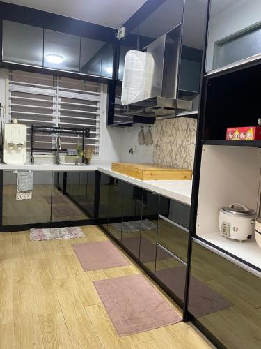 Η κουζίνα ή μικρή κουζίνα στο Apartment 1200sqft Presint 16, Putrajaya