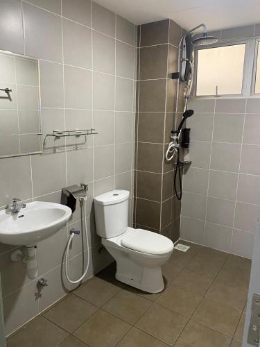 Ένα μπάνιο στο Apartment 1200sqft Presint 16, Putrajaya