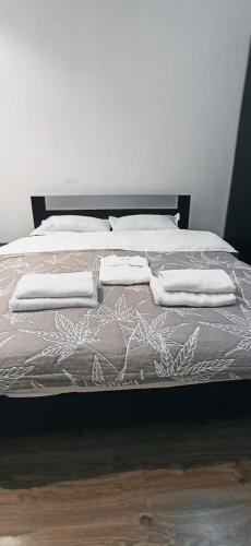 2к квартира в Золотом квадрате Бишкека, в самом сердце города