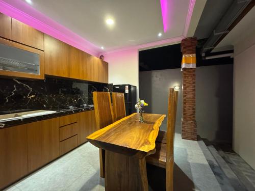 Η κουζίνα ή μικρή κουζίνα στο HOKYY Accommodation