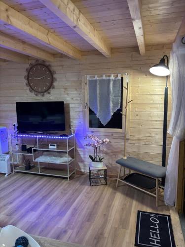 Μια τηλεόραση ή/και κέντρο ψυχαγωγίας στο Le Chalet de Françesca