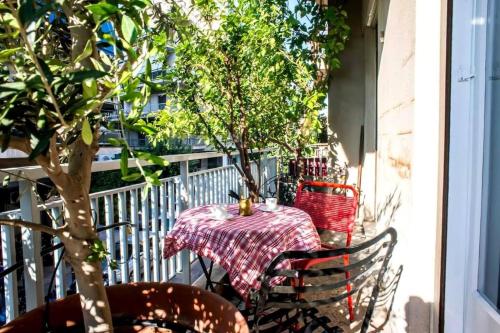 Spacious Apartment near Parthenon