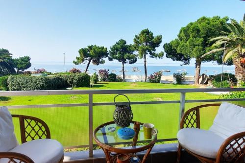 Lovely Home Seafront