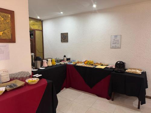 Eten bij of ergens in de buurt van het hotel

