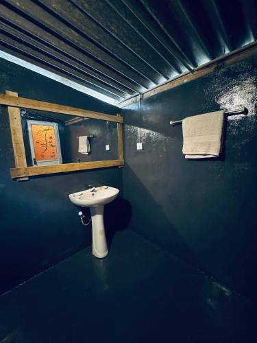 Ein Badezimmer in der Unterkunft Dreamy Hostel Arugambay