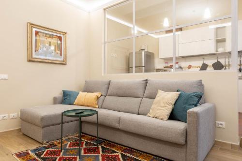 Sant'Ambrogio Elegant Apartment