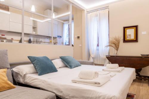 Sant'Ambrogio Elegant Apartment