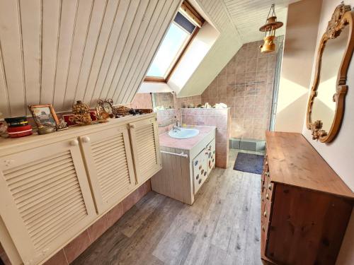 Φωτογραφία από το άλμπουμ του Spacious Room for Rent in Le Pecq σε Le Pecq