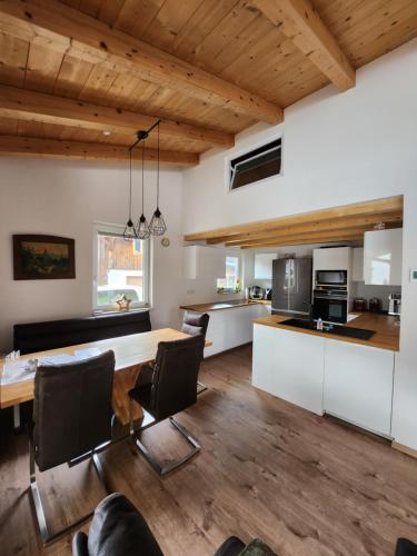 Kuchyň nebo kuchyňský kout v ubytování Chalet Fini