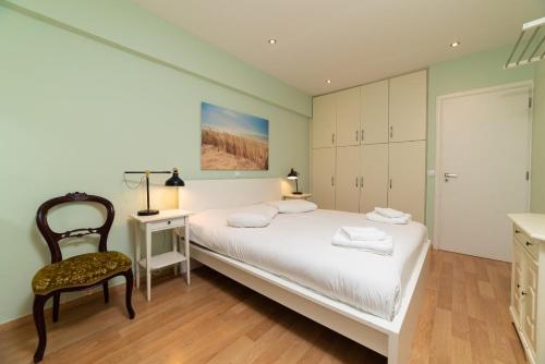 Spacious Apartment Downtown Glyfada