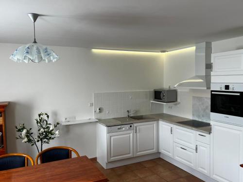 Afbeelding uit fotogalerij van Maison Hyacinthe of Tournesol geniet in luxe in Castelnaud La Chapelle