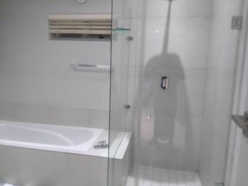 Bilik mandi di Luxury Apartment in Sandown