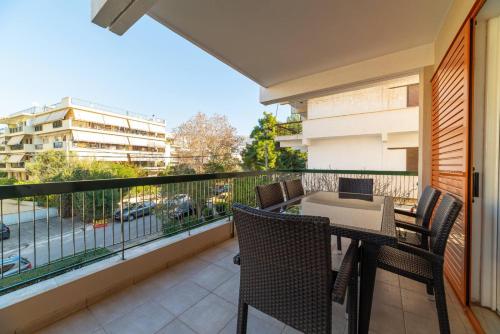 Spacious Apartment Downtown Glyfada