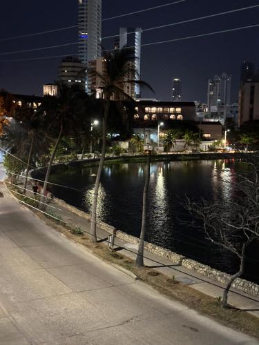 Výhled na řeku, která protéká v blízkosti apartmánu