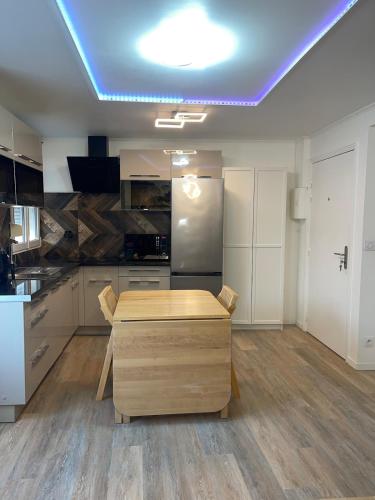 Photo de la galerie de l'établissement Studio with jacuzzi near Paris, à Pantin