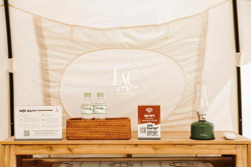 Certifikát, hodnocení, plakát nebo jiný dokument vystavený v ubytování Lac Glamping Trian Lake