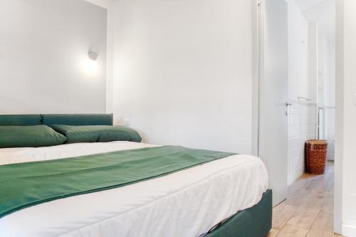Sant'Ambrogio historic apartment - In front of Cattolica
