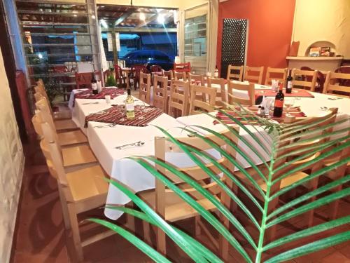 Restaurace v ubytování Hotel y Restaurante Casa Loma