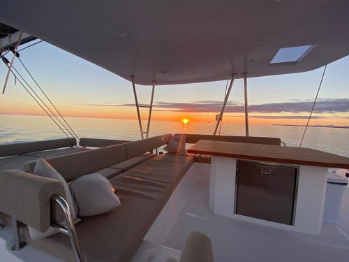 Paesaggio naturale nelle vicinanze delle barche