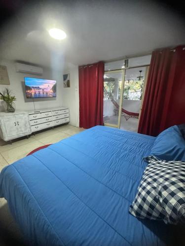 Postel nebo postele na pokoji v ubytování Apartamento Único en Caracas 3 habitaciones, 3 baños, terrazas, hamaca, estacionamiento, smartv, wifi y una decoración brutal estilo Art Déco - Moderno