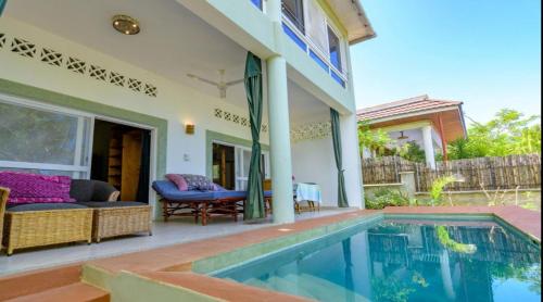 Kolam renang di atau dekat dengan The Pool House & The Colobus House, Bella Seaview, Diani Beach, Kenya