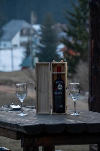 Minuman di Vila Grand Mitrovac