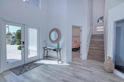 Φωτογραφία από το άλμπουμ του Luxury Waterfront Direct Gulf Access σε Κέιπ Κόραλ