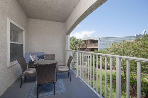 Μπαλκόνι ή βεράντα στο Stylish Beach Condo in St Augustine