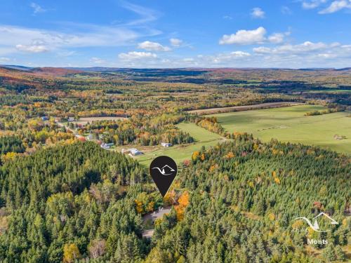 Landskap semula jadi dekat dengan chalet