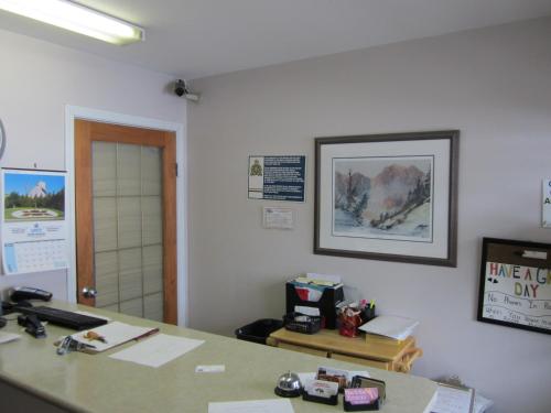 Gambar di galeri bagi Kacee's Northern Suites di Fort Nelson