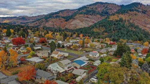 an aerial view of a small town in the mountains at Northern Lights in White Salmon