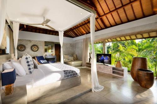 Μια τηλεόραση ή/και κέντρο ψυχαγωγίας στο Lavish 5 Bed, Sleeps 10, Butler, Daily Breakfast