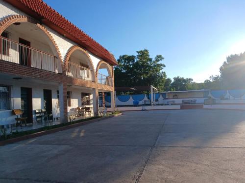Budova, kde se penzion – hostinec nachází
