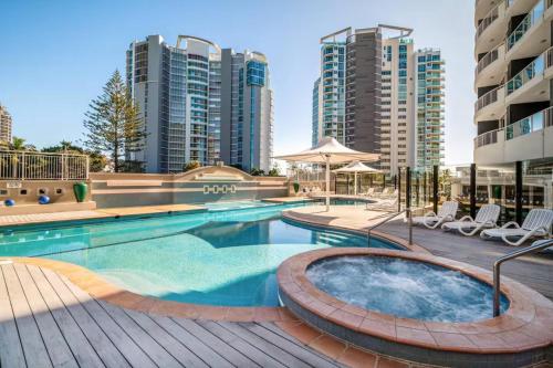 Bazén v ubytování Coastal 1-Bed Escape Located in Twin Towns nebo v jeho okolí
