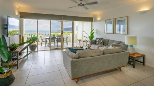 Un lugar para sentarse en Waters Edge Apartment Cairns