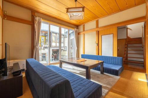 Kalik House