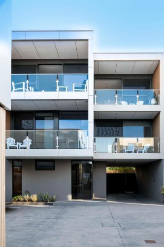 an external view of a building with a balcony at Anglesea Coastal Getaway - Prime Location in Anglesea