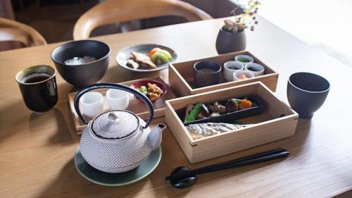 Jídlo v hotelu nebo okolí