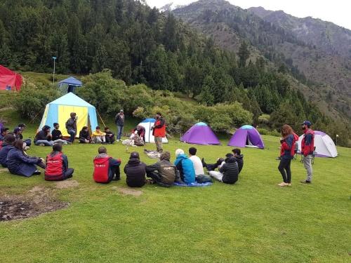 Huéspedes de Galib Camping Site Minapin Hunza Nagar Gilgit Baltistan Pakistan