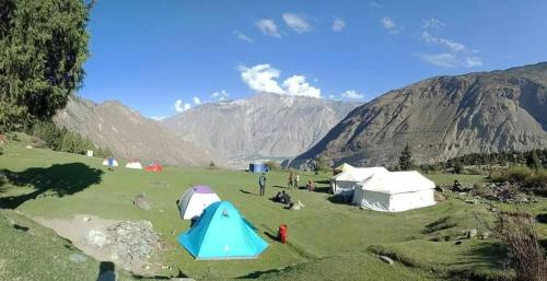 Un paisaje natural cerca del camping