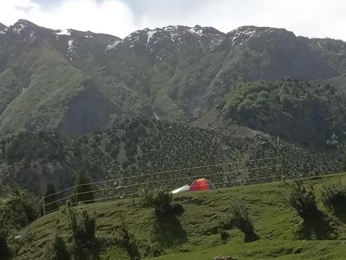 Un paisaje natural cerca del camping