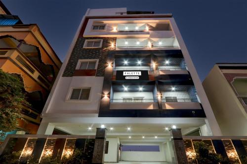 El edificio en el que está el hotel