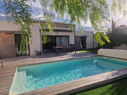 Villa 5***** piscine proche de la plage Cala Rossa