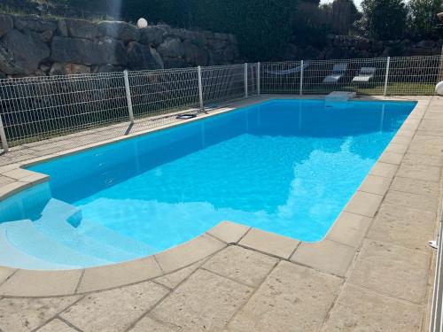 Πισίνα στο ή κοντά στο Pretty air conditioned villa