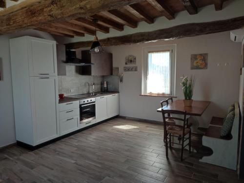 Kuchyň nebo kuchyňský kout v ubytování Al Budri Agriturismo