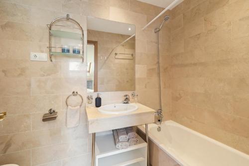 Apartment close to the sea in Las Chapas