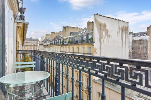 Photo de la galerie de l'établissement Superb T2 haussmanien avec balcon à 10min des Galeries Lafayette, à Paris