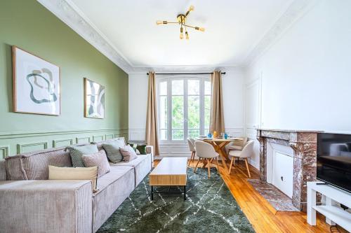 Grand New Apartment in Puteaux - III