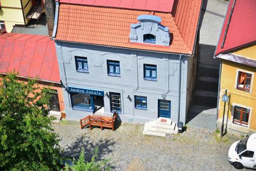 an overhead view of a building with a red roof at Apartment Jakubske Namesti in Česká Kamenice
