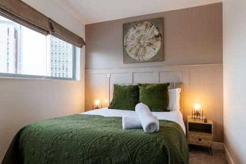 Trendy city centre apartment with free parking photo 3